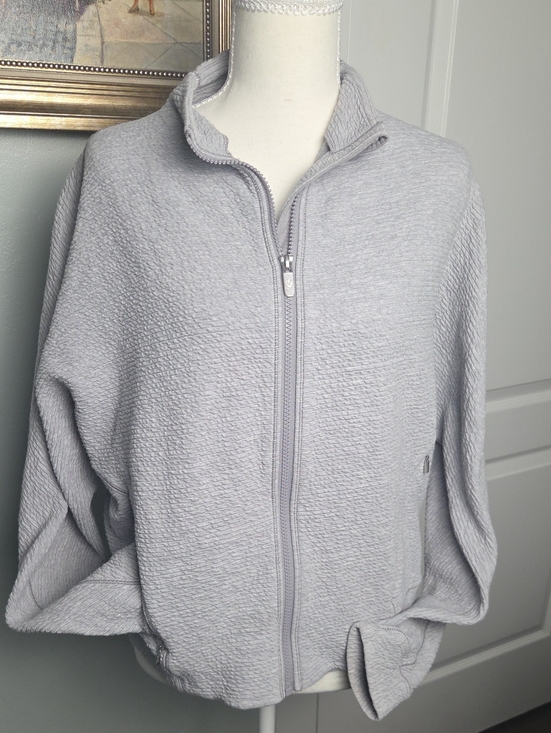 lululemon athletica Jackets & Blazers - Lululemon Light Gray Women’s Zip-Up Jacket Size 12